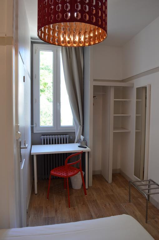 Hotel Les Corps Saints Avignon Ruang foto