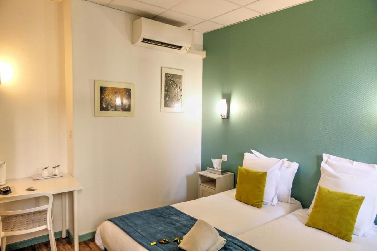 Hotel Les Corps Saints Avignon Bagian luar foto